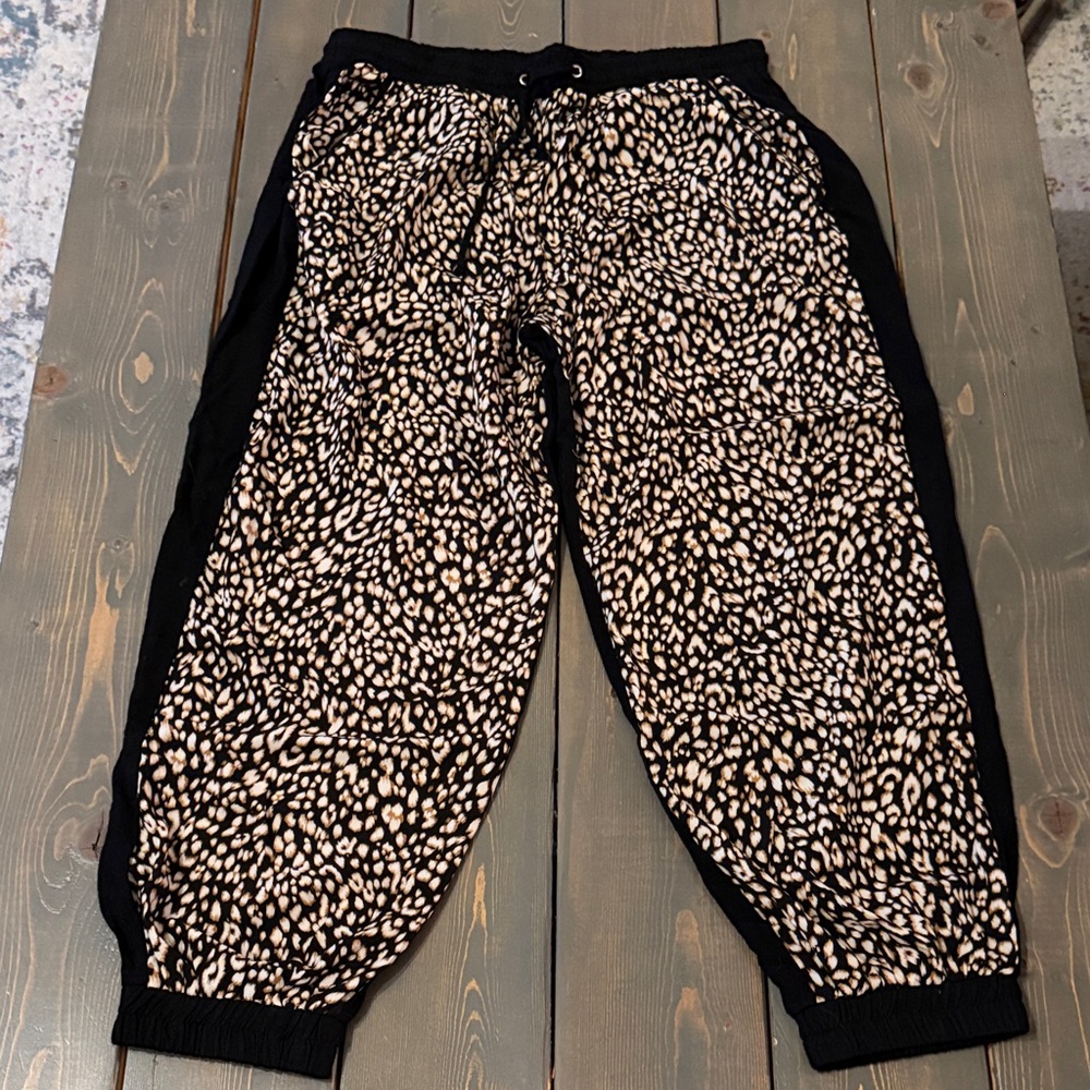 Umgee Leopard Print Jogger Pants